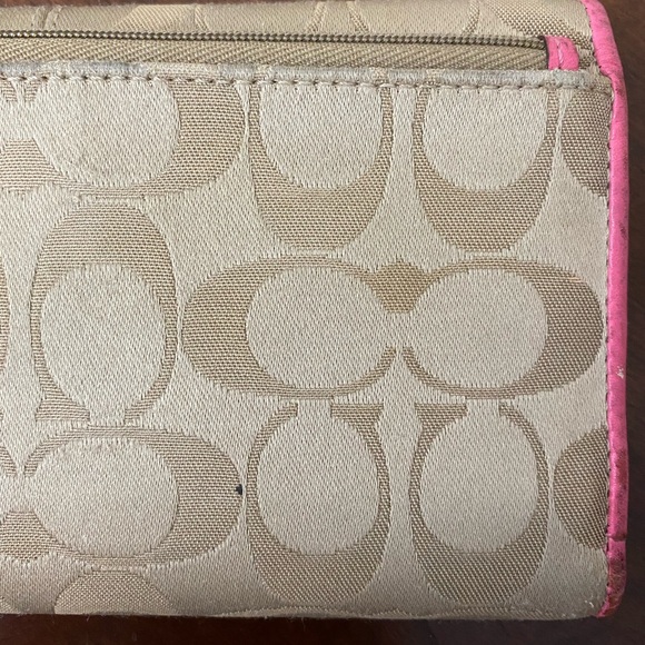 Coach Ashley Signature Jacquard Snap Envelope Wallet - Picture 13 of 14